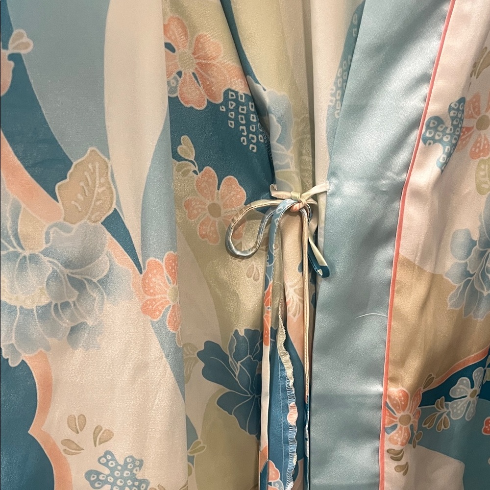 Oscar De la Renta Pink Label: Floral Satin Kimono Robe - Picture 6 of 8